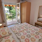Dekovic Materada פורץ