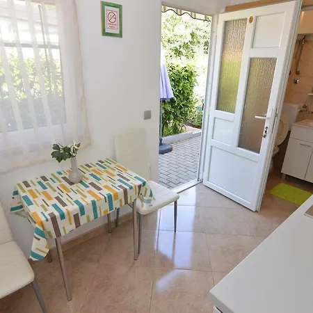 Dekovic Materada Gostinjska kuća 3*