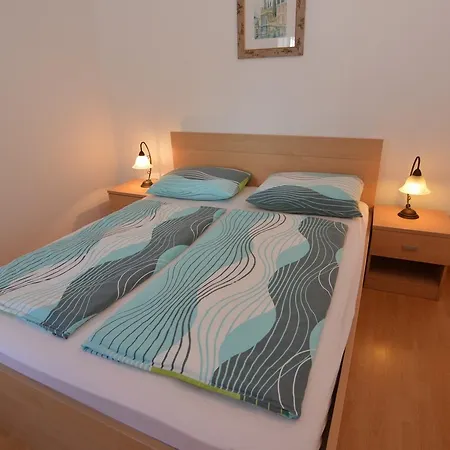 Gostinjska kuća Dekovic Materada