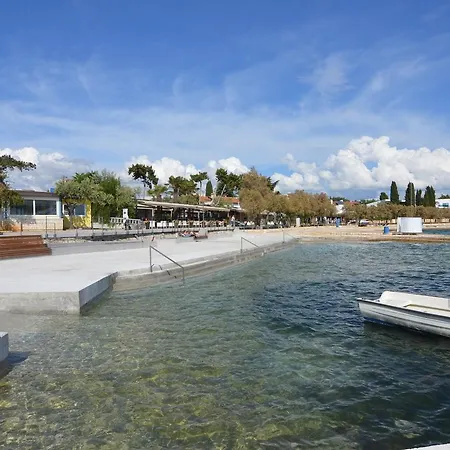 招待所 Dekovic Materada