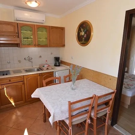 Dekovic Materada 3* بوريتش