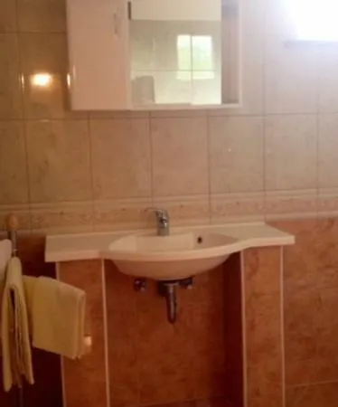 Gostinjska kuća Dekovic Materada 3*