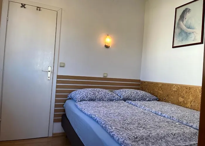 Guest house Dekovic Materada 3*