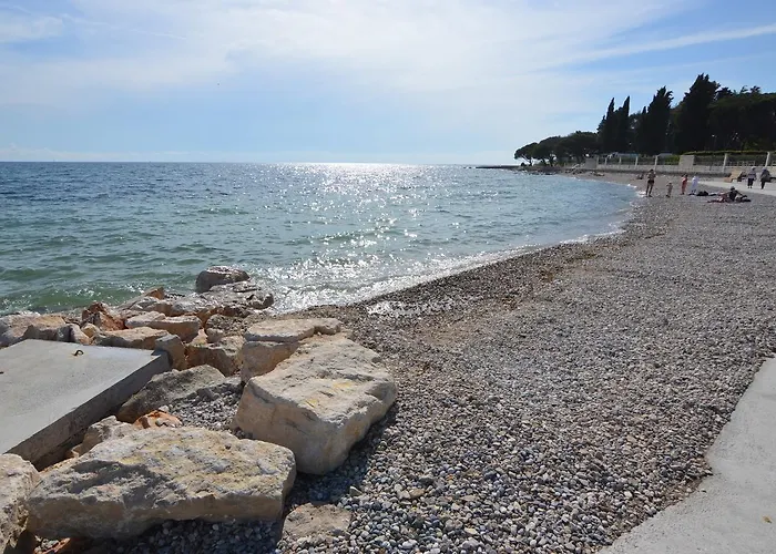 Dekovic Materada Πανσιόν 3*