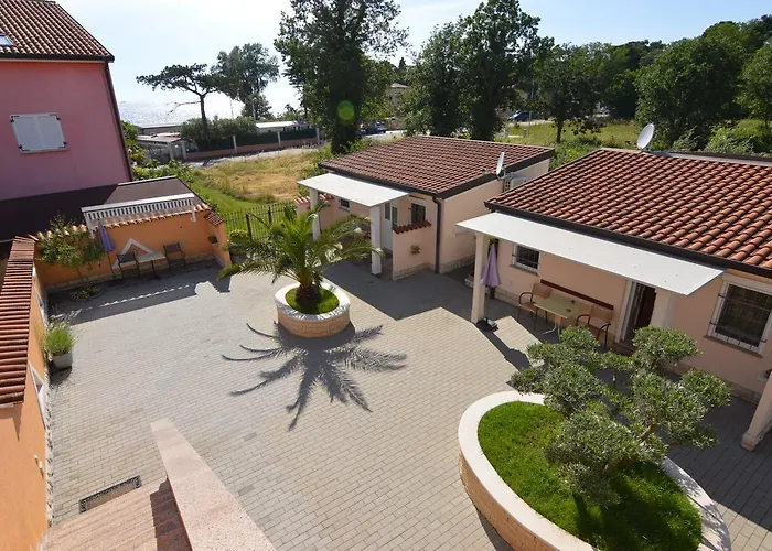 Dekovic Materada Guest house Porec