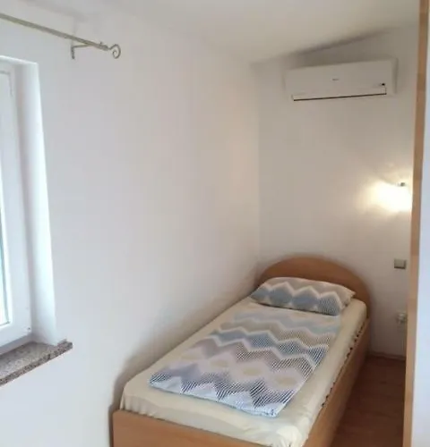 Dekovic Materada Πανσιόν 3*