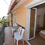 Dekovic Materada 3*