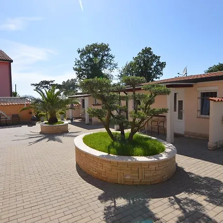 Dekovic Materada Gostinjska kuća 3*
